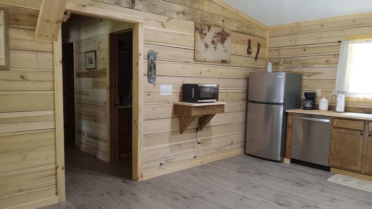 Dunlap Cabin | Cozy cabin in tranquil Dunlap with WiFi. Close to Fall Creek Falls state park.