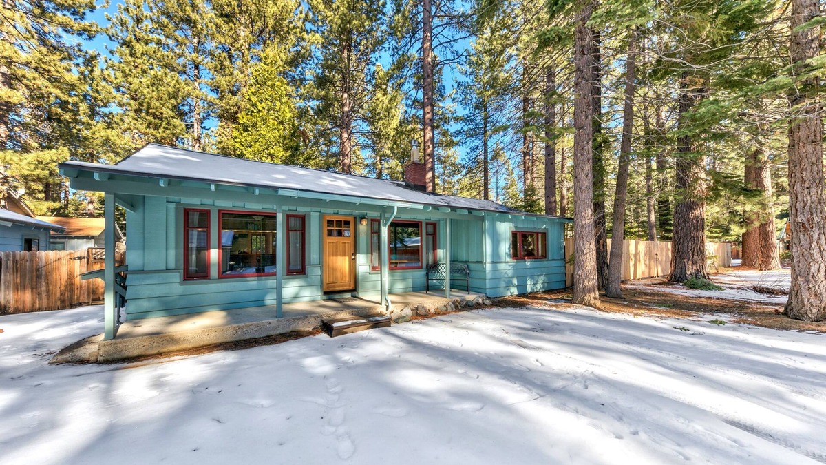 South Lake Tahoe Cabin | Cozy cabin in South Lake Tahoe