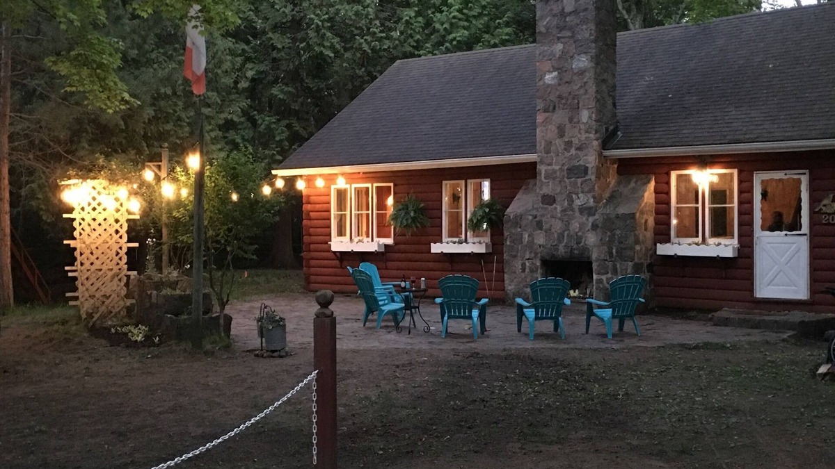 Saugeen Shores Cabin | Cozy cabin just steps to the beach!