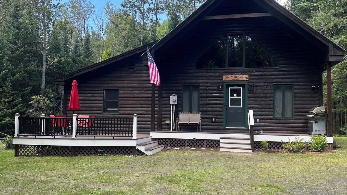 Columbia Cabin | Cozy Cabin located in Columbia, NH