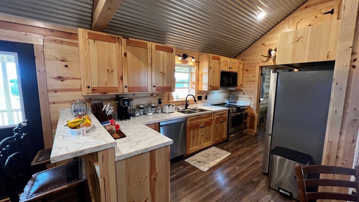 Gatesville Cabin | Cozy Cabin & Modern on a 1,000 acre Exotic Wildlife Ranch