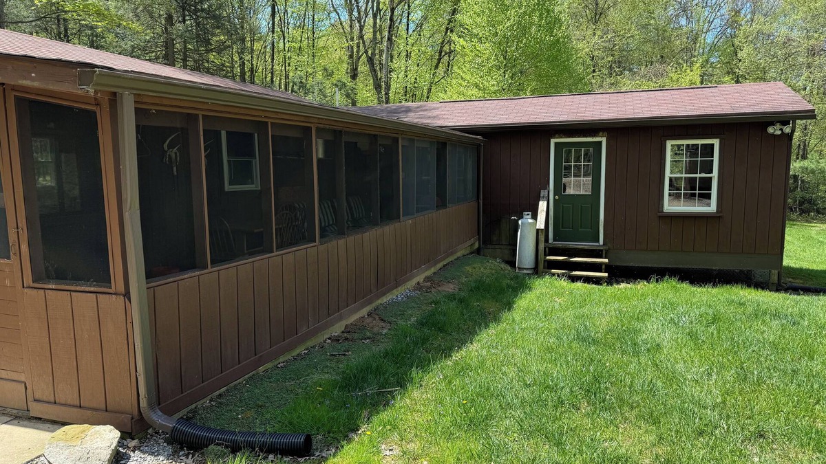 Warriors Mark Cabin | Cozy cabin nestled the woods