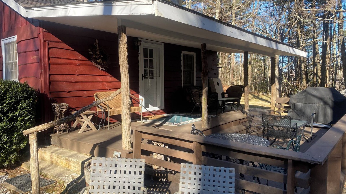 Highlands Cabin | Cozy Cabin nestled by a Babbling Brook located between Highlands and Cashiers.