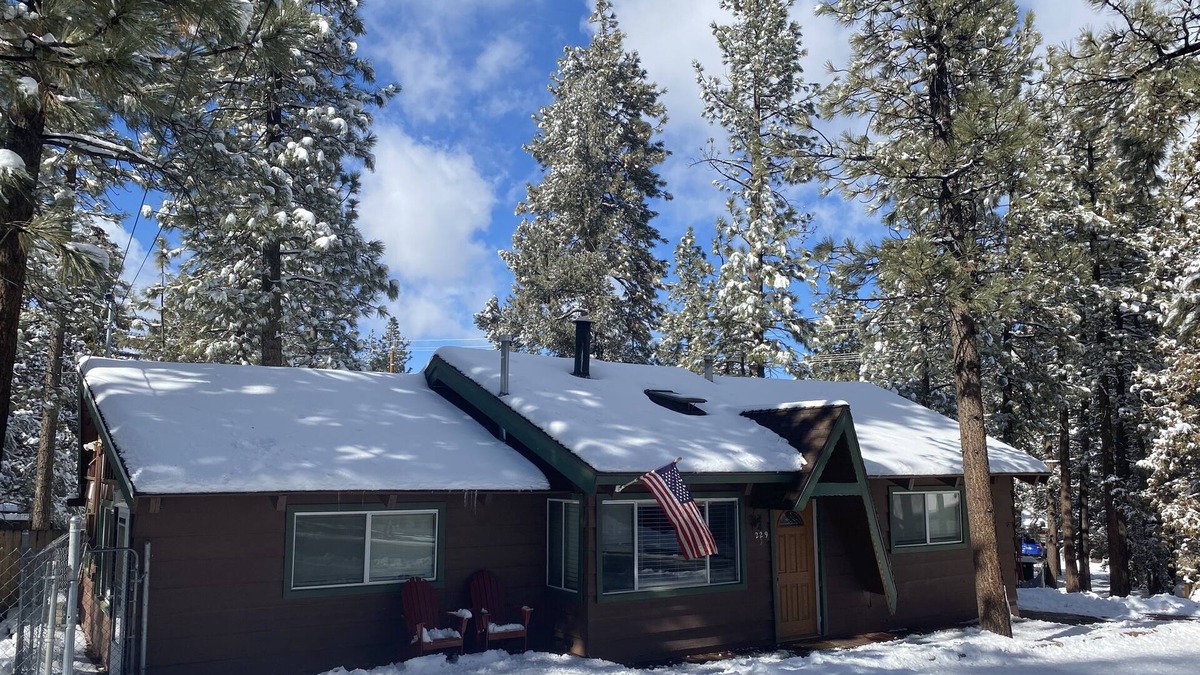 Big Bear City Cabin | ***Cozy Cabin Nestled in the Woods of Big Bear City🐻***