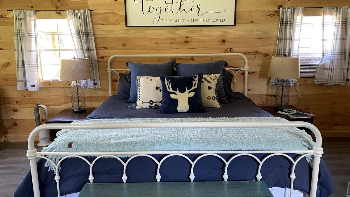 Mount Liberty Cabin | Cozy Cabin nestled in the heart of Irongate Equestrian Center
