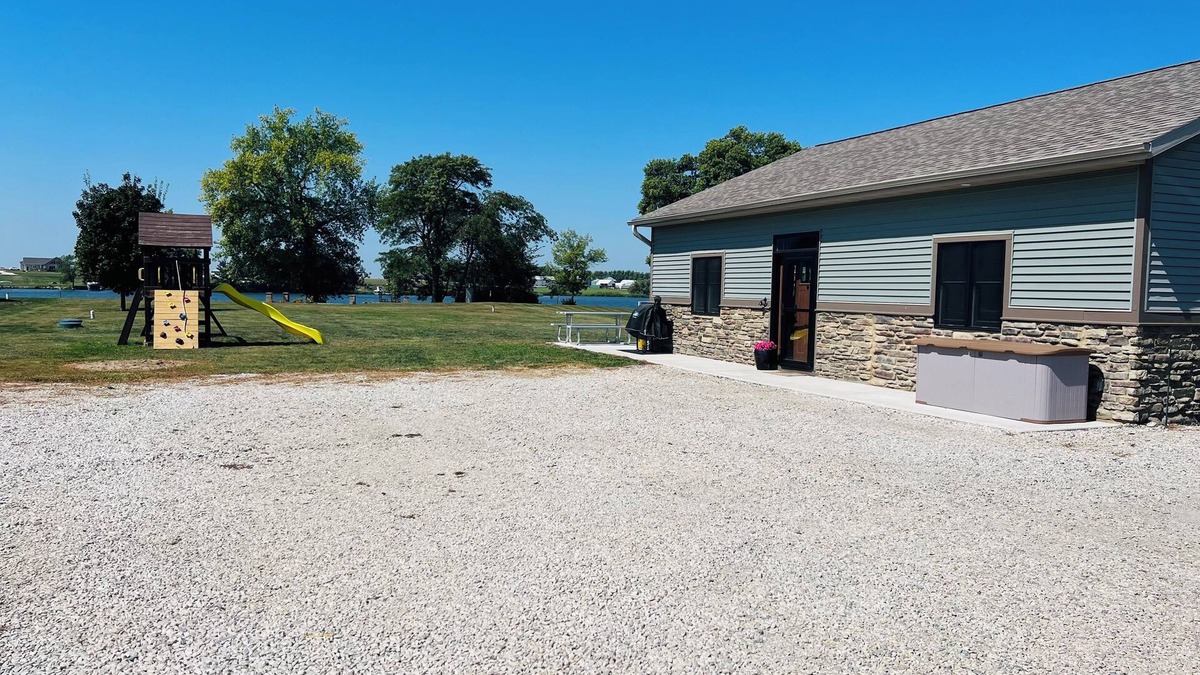Palo Alto County Cabin | Cozy Cabin on 5 Island Lake - Family Friendly