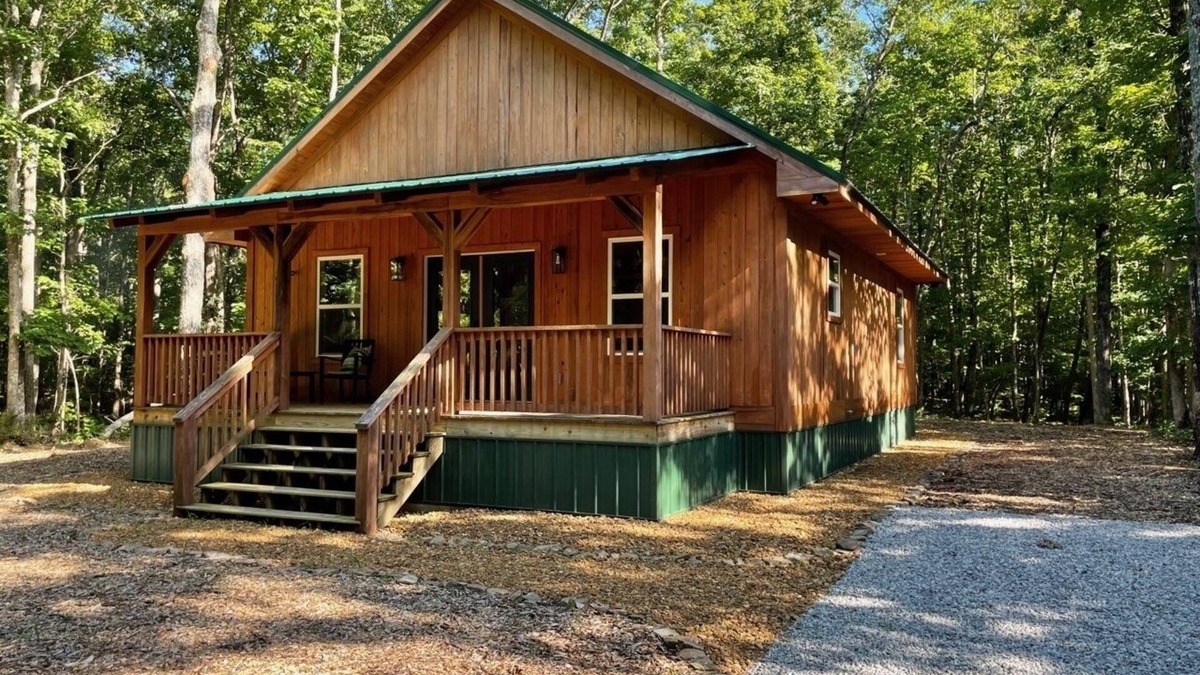 Cooleys Rift Cabin | Cozy Cabin on 5 wooden acres in Cooley's Rift