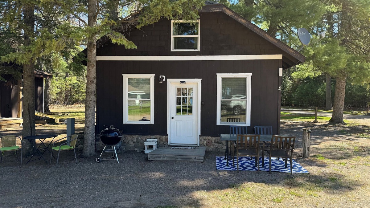 St Germain Cottage | Cozy Cabin on Big St Germain Lake sleeps 2nmodern appliances, Beach on prop!