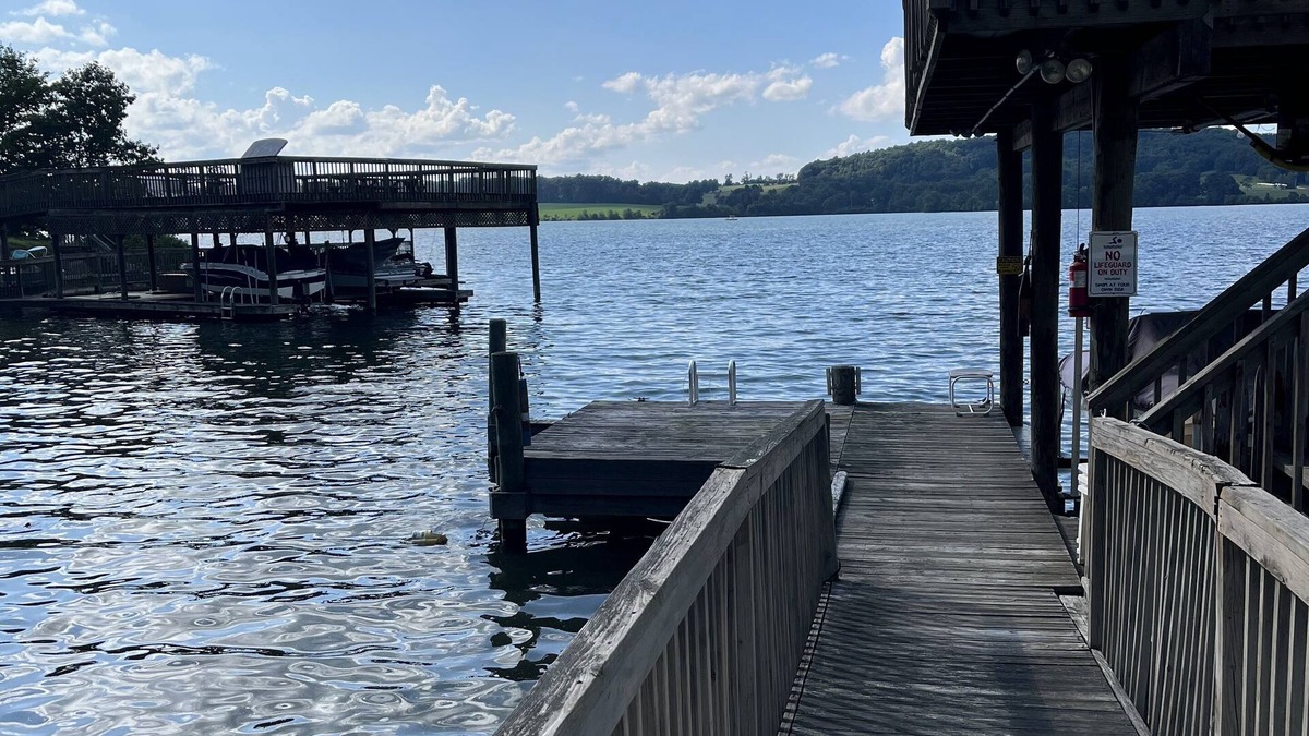 Radford Cabin | Cozy Cabin on Claytor Lake close to Radford and Blacksburg
