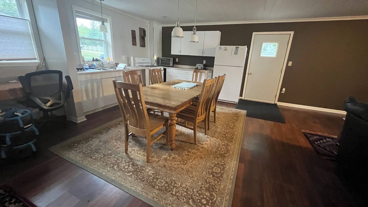 Le Center Cabin | Cozy cabin on Lake Jefferson in Cleveland, MN