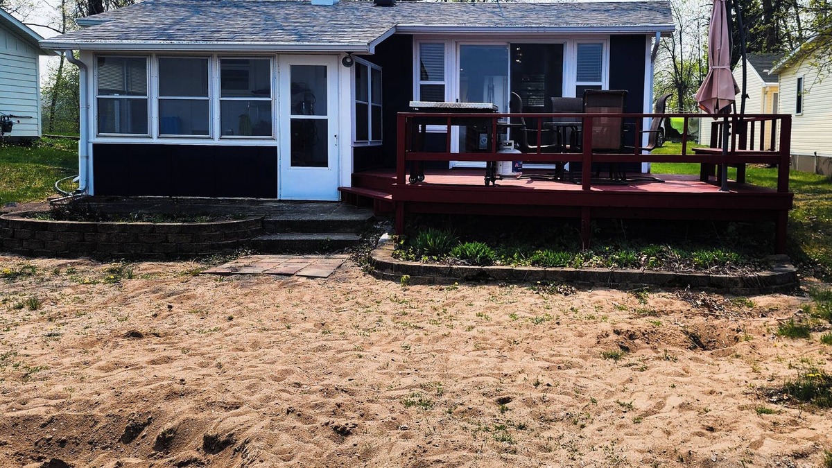 Edna Cabin | Cozy cabin on Little McDonald with amazing walk out beach!