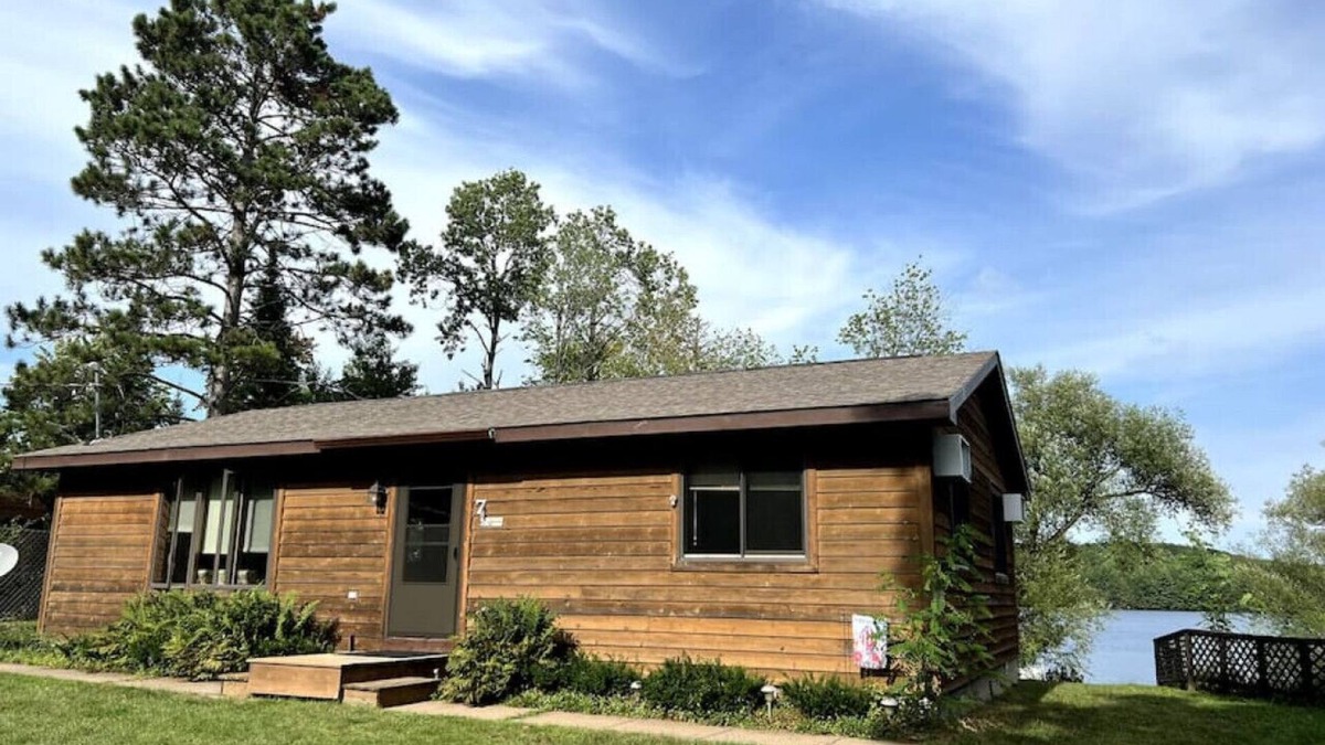 Three Lakes Cabin | Cozy Cabin on Range Line Lake