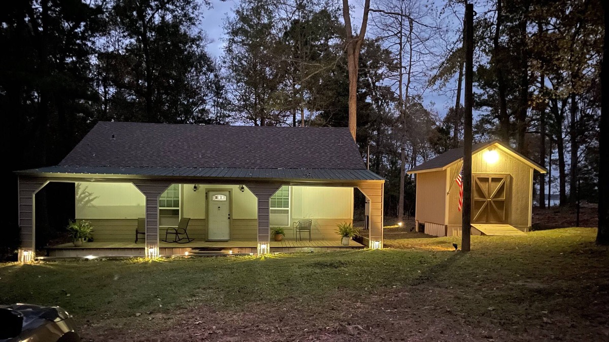 Etoile House | Cozy Cabin on Sam Rayburn (Dog Friendly)