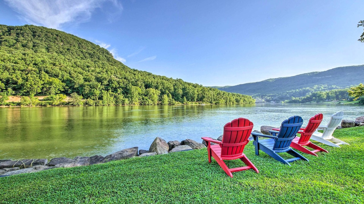 Chattanooga Cabin | Cozy Cabin on Tenn River - 10 Mi to Chattanooga!