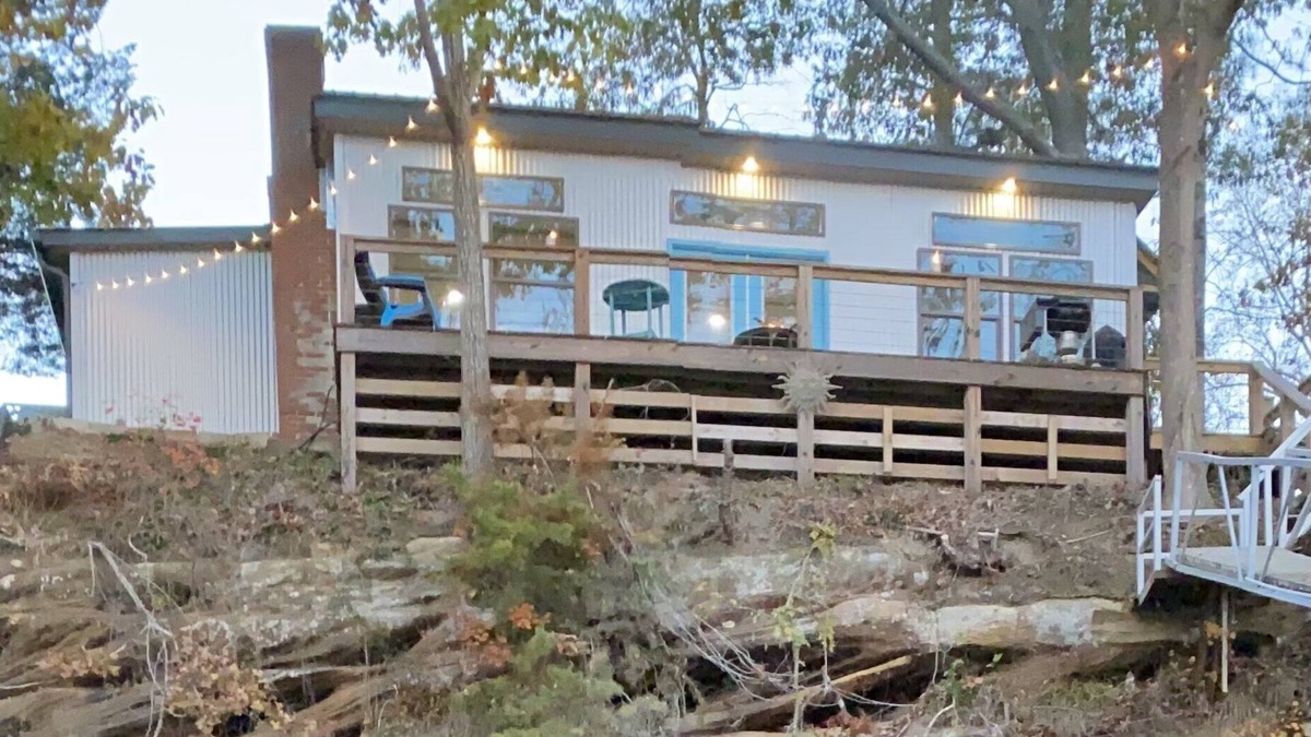 Crane Hill House | Cozy Cabin on the Bluff with the best view on Lewis Smith Lake