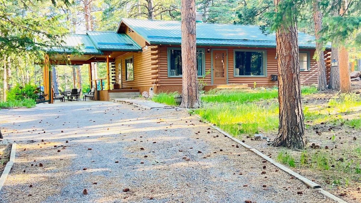 Rye Cabin | Cozy Cabin on the Creek
