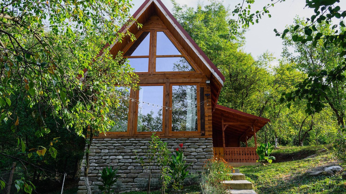Bertea House | Cozy cabin on the hills