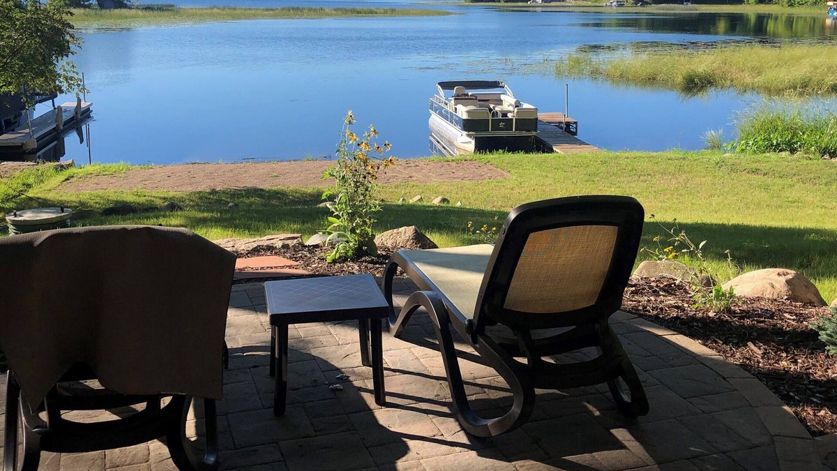 South Haven House | Cozy cabin on the shores of Shoot 'n' Holler Bay