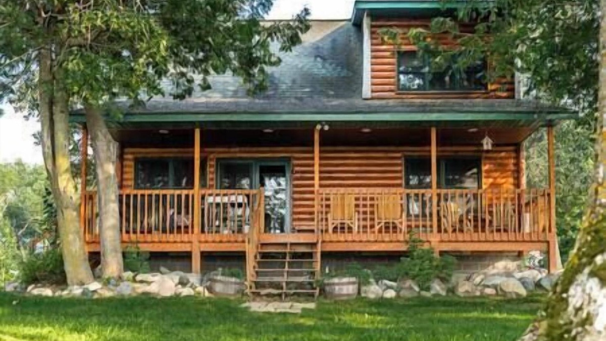 Beltrami County House | Cozy cabin on Upper Red Lake