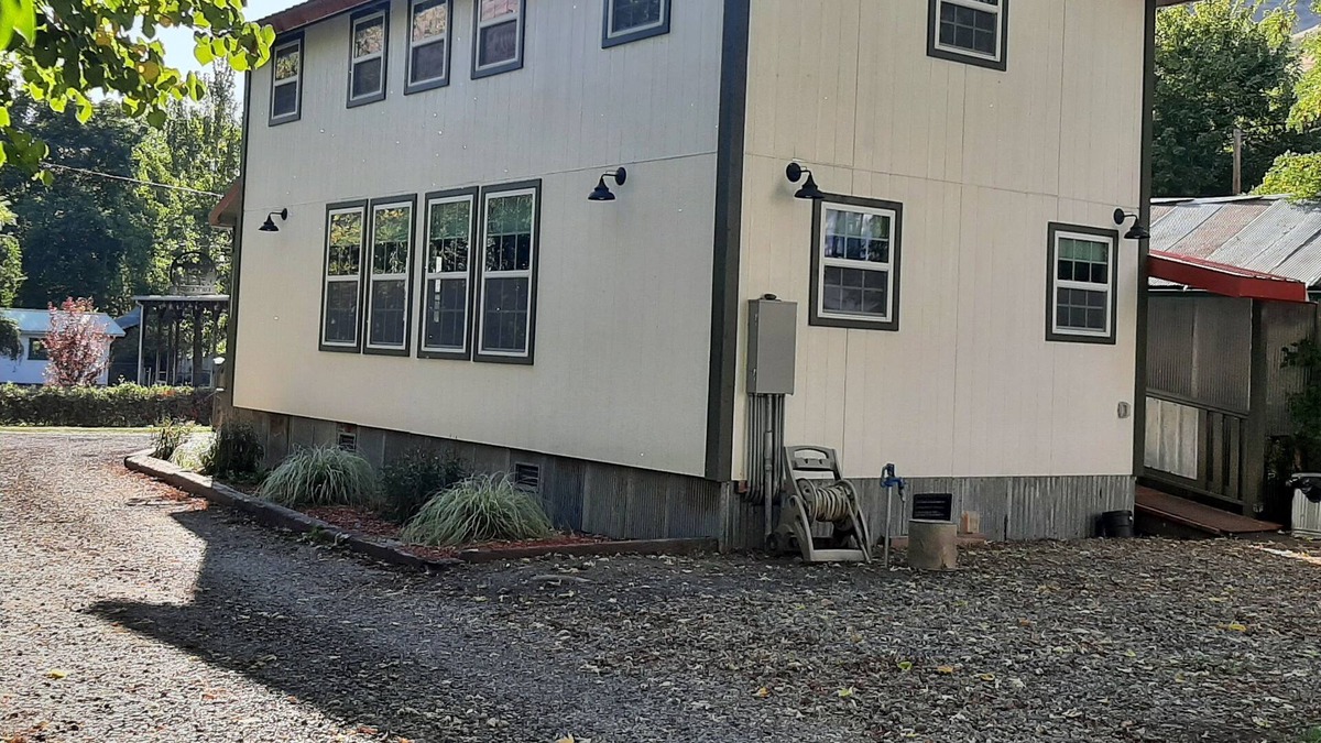 White Bird Cabin | Cozy cabin on White Bird Creek, Petfriendly