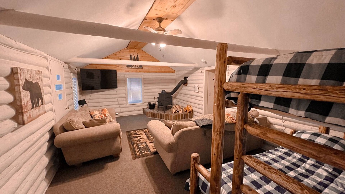 Kalkaska Cabin | Cozy cabin, private 10 acres close to atv trail & lake