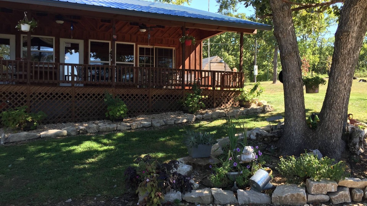 Cassville Cabin | Cozy Cabin-Rock Creek Cove-Table Rock Lake-Close To Big M & Eagle Rock Marina
