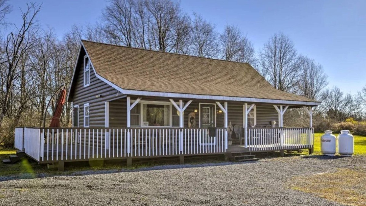 Turin House | Cozy Cabin Tug Hill, Turin NY for outdoor adventures!