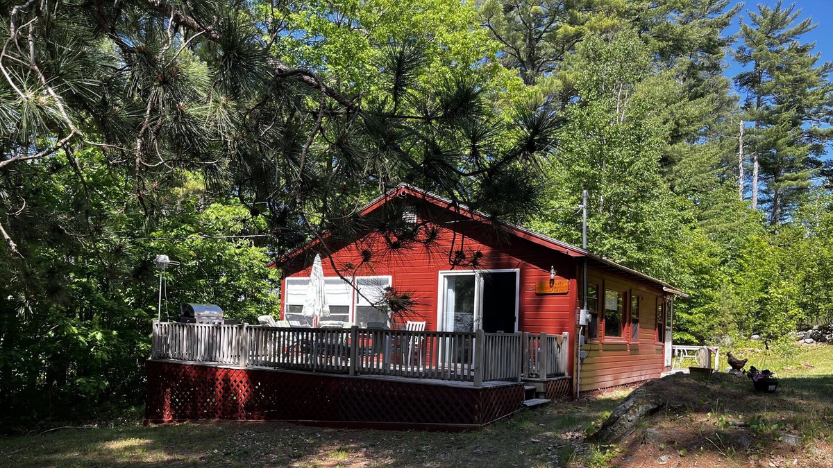 Sanbornville Cabin | Cozy Cabin