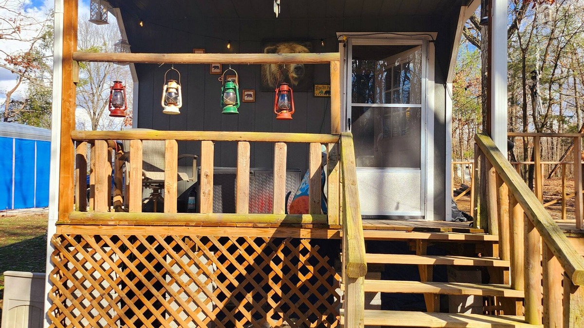 Mammoth Cave Cabin | Cozy Cabin w/Hot Tub On Private Covered Deck Overlooking Hundreds of Tall Pines