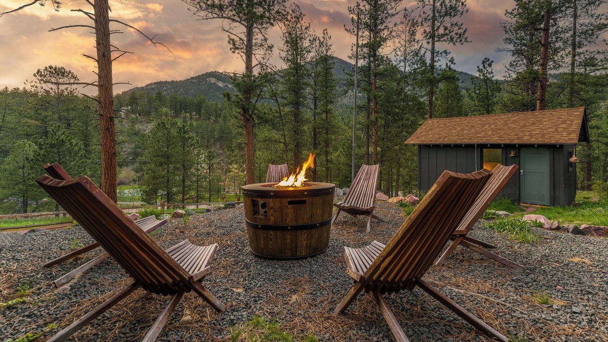 Evergreen Cabin | Cozy Cabin w/Hot Tub, Game Room & Private Writer's Nook - Close to town!