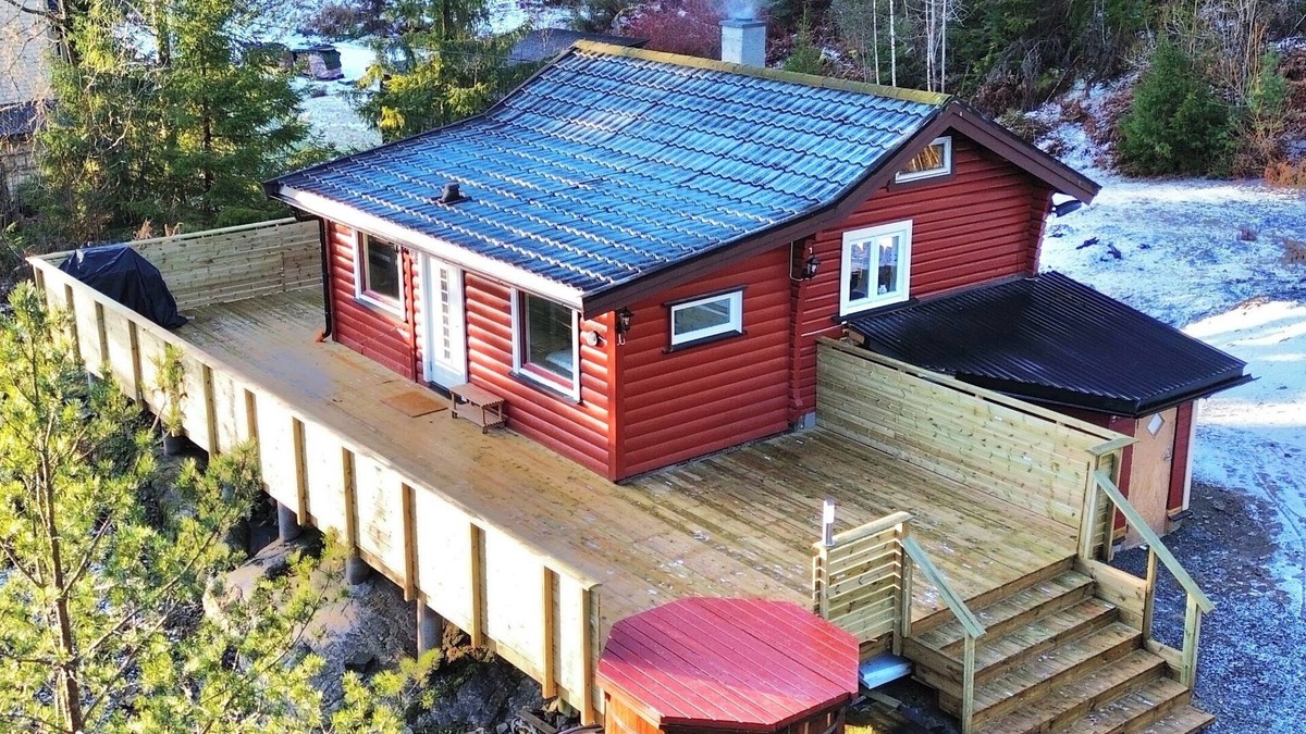 Oppegard House | Cozy cabin with a hot tub 15 min from Oslo