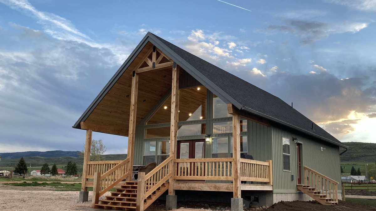 St. Charles Cabin | Cozy Cabin With a View of Bear Lake