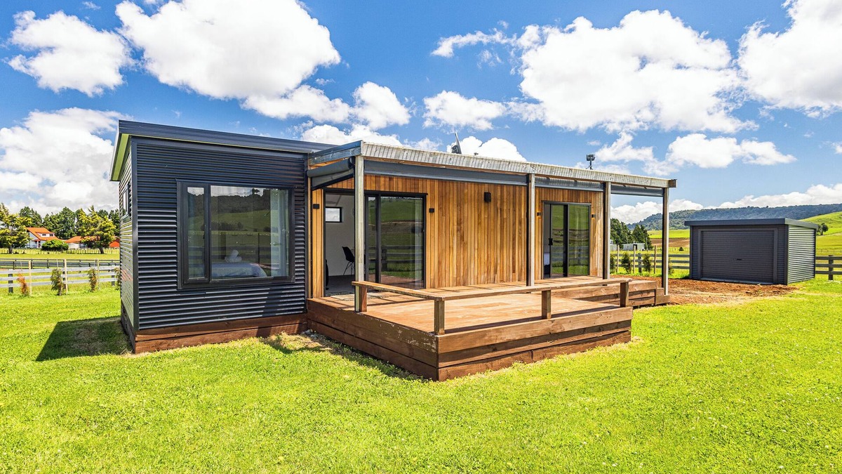 Rangataua House | Cozy Cabin with a View - Ohakune Holiday Home