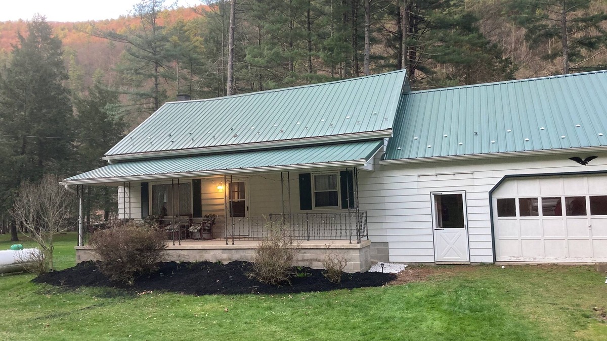 Farrandsville Cabin | Cozy cabin with AC in phenomenal Waterville
