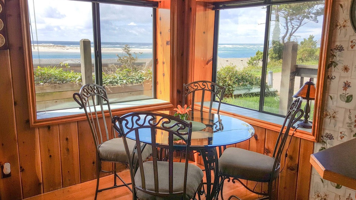 Netarts House | Cozy Cabin with beautiful Bay View