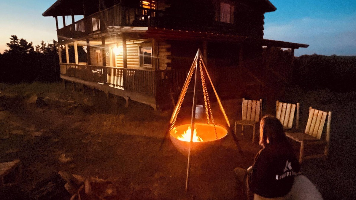 Gulnare Cabin | Cozy Cabin with Gorgeous Views - Sleeps 9 - on 35 Acres near Aguilar!