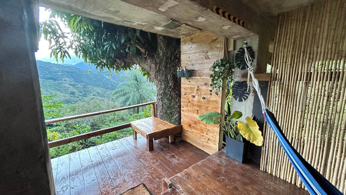 Guayama House | Cozy cabin with hot water jacuzzi and AC in the mountains of Guayama.
