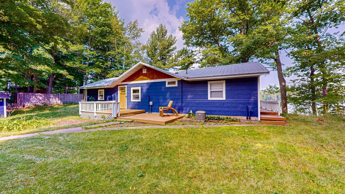 Deerwood Cabin | Cozy cabin with lake access and privacy