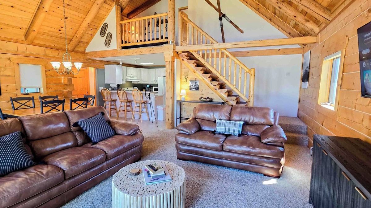 Red Lodge House | Cozy Cabin with Mountain Views