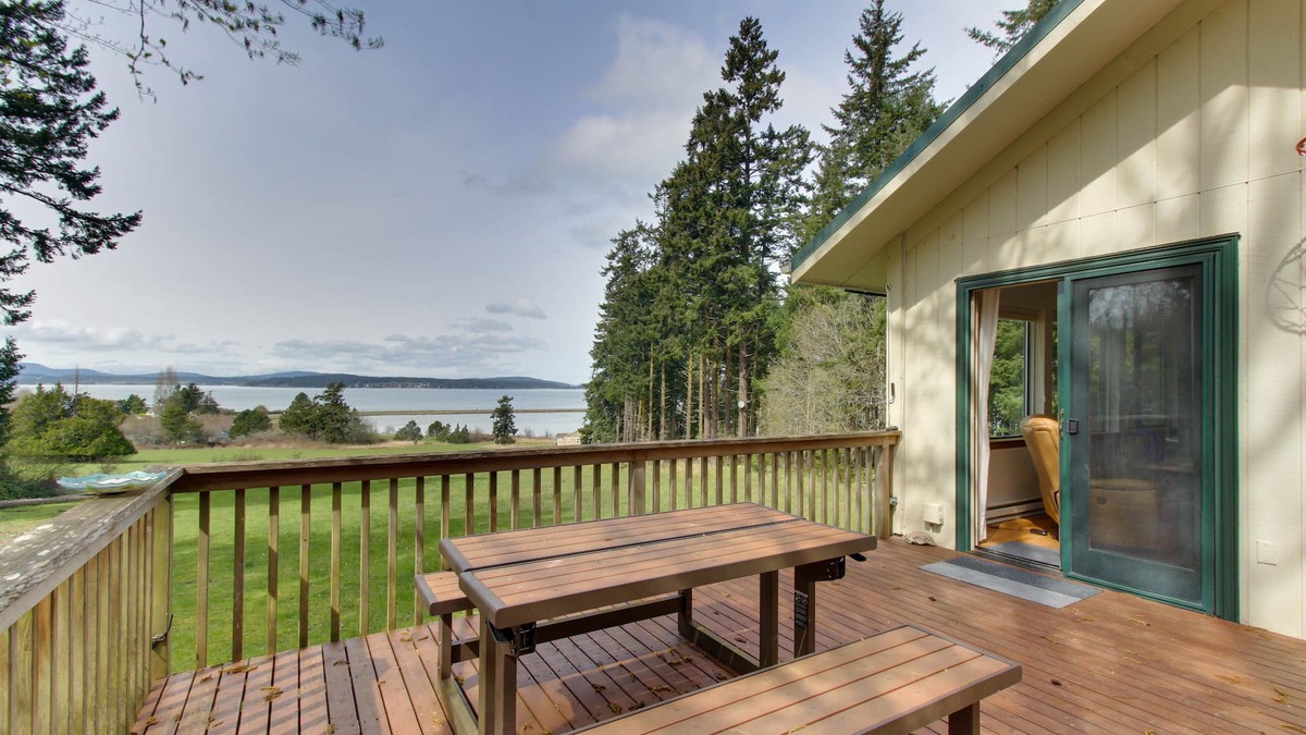 Lopez Island Apartment | Cozy cabin with peaceful atmosphere, breathtaking ocean views, minutes to beach