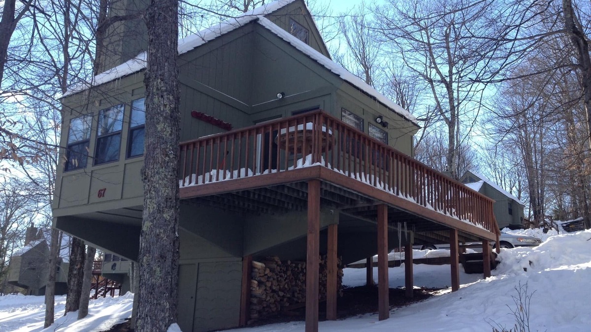Davis Cabin | Cozy Cabin with Swimming, Hiking, Skiing and Biking