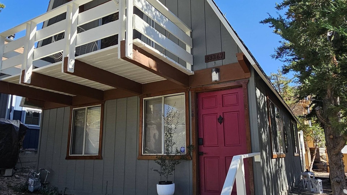 Arrowbear Lake Cabin | Cozy Cabin with personality