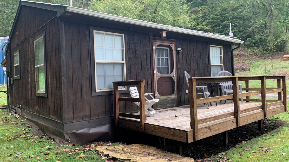 Eidson Cabin | Cozy cabin with WiFi and AC in Eidson, TN, close to Rogersville, Sneedville