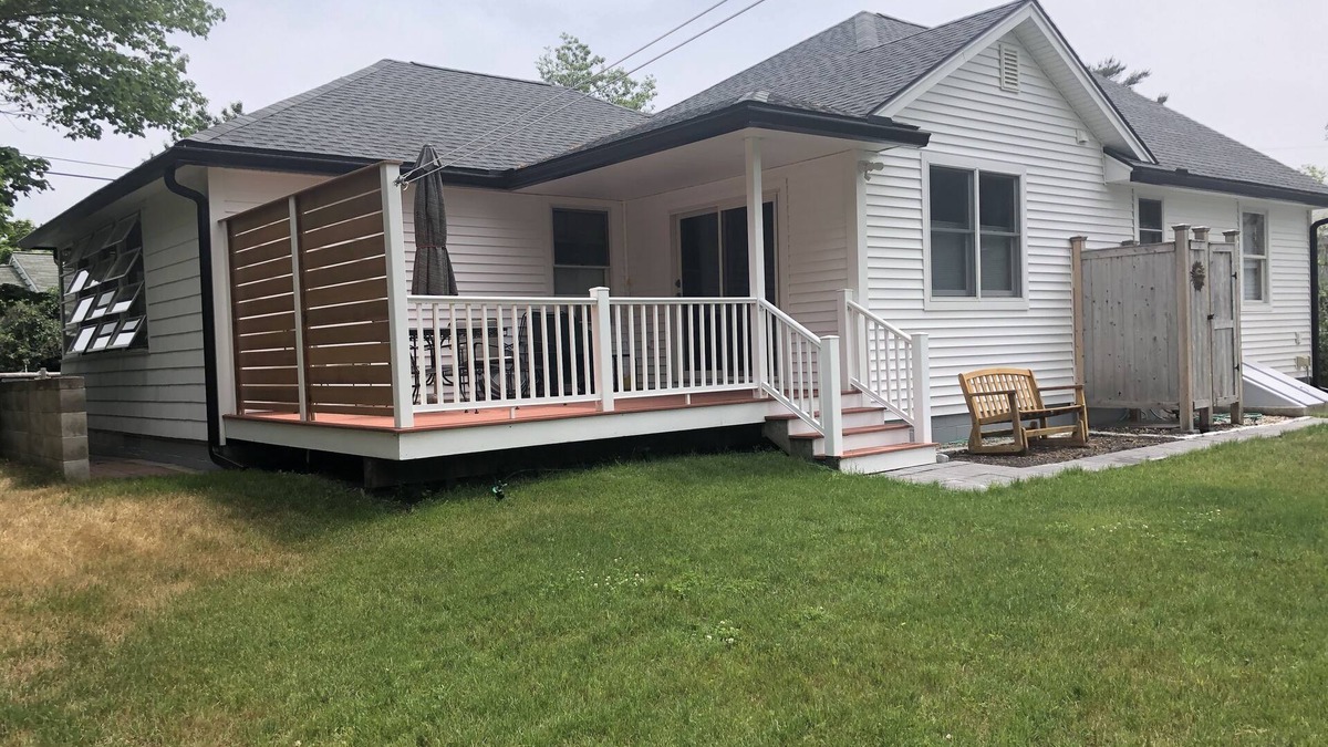 Camp Ellis Cottage | Cozy Camp Ellis Property, Saco, ME 4 minute walk to beach!