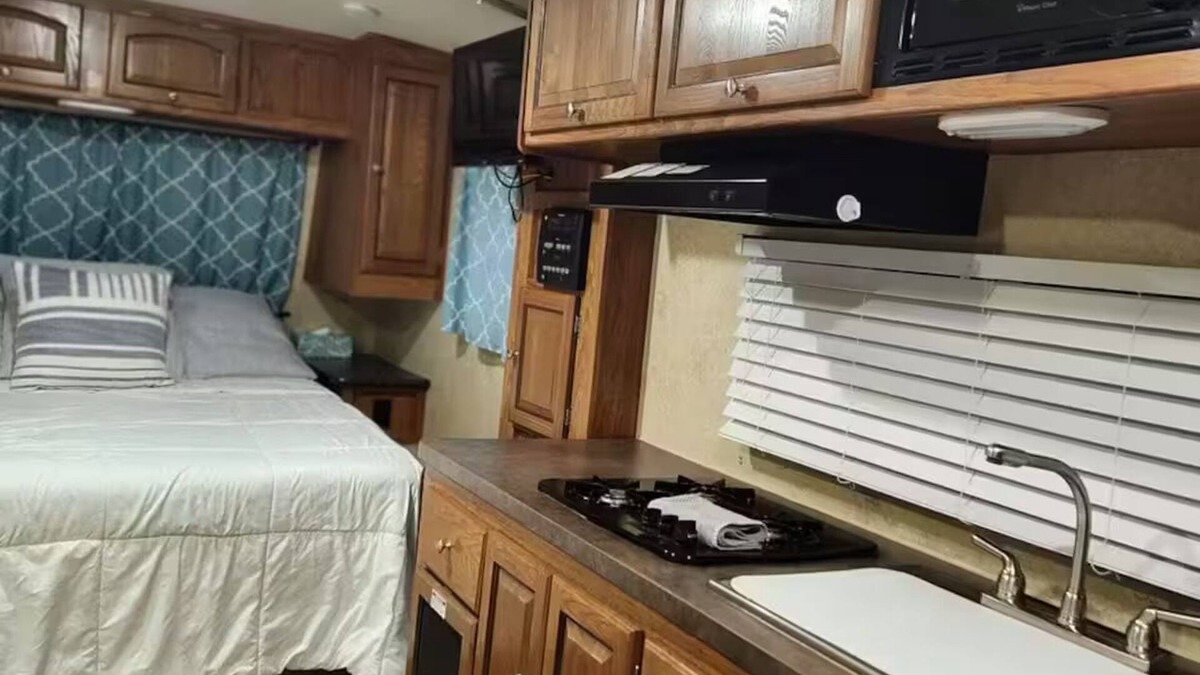 Waco House | Cozy Camp RV with AC and WiFi in Welcoming Waco
