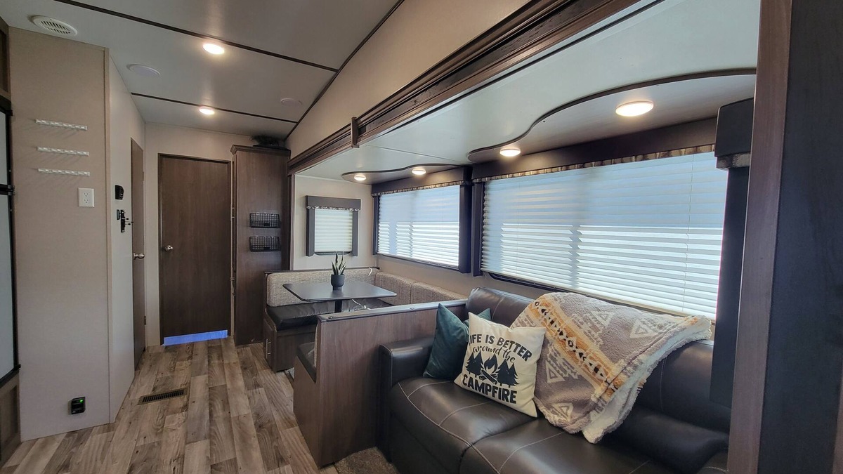 Santa Fe House | Cozy Camper Getaway at the Lake!
