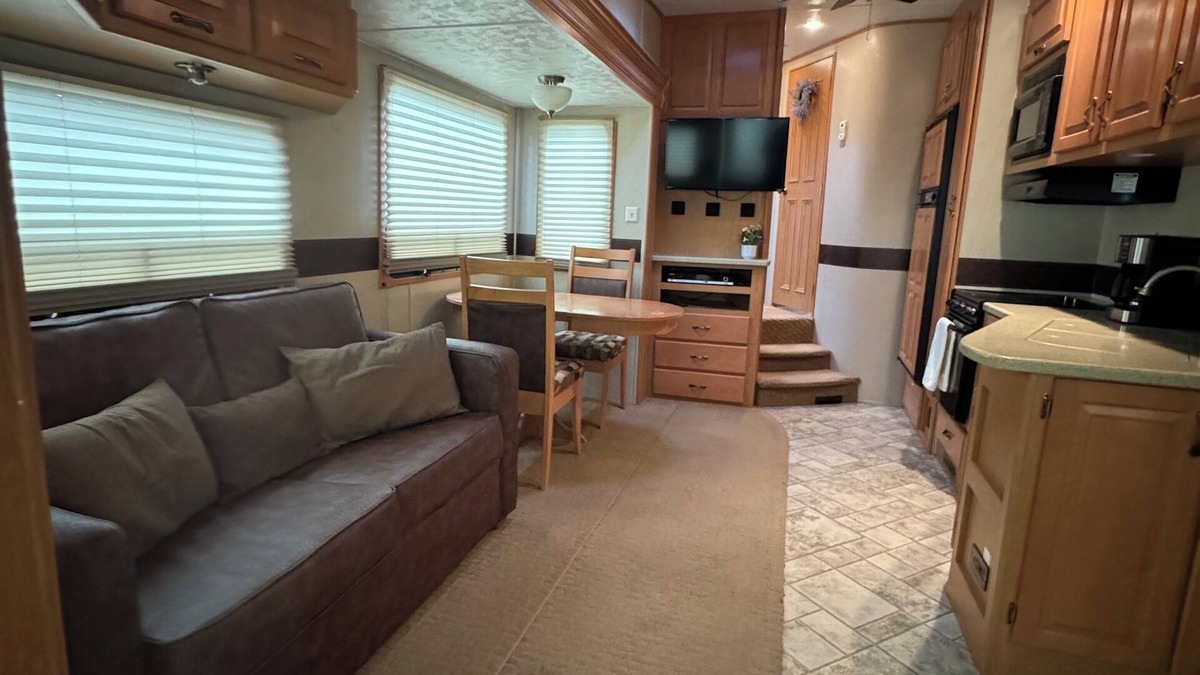 Southwest Bend House | Cozy camper in the heart of Central Oregon