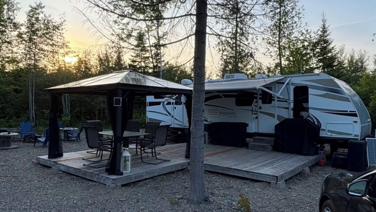 Beresford House | Cozy Camper setup, off grid