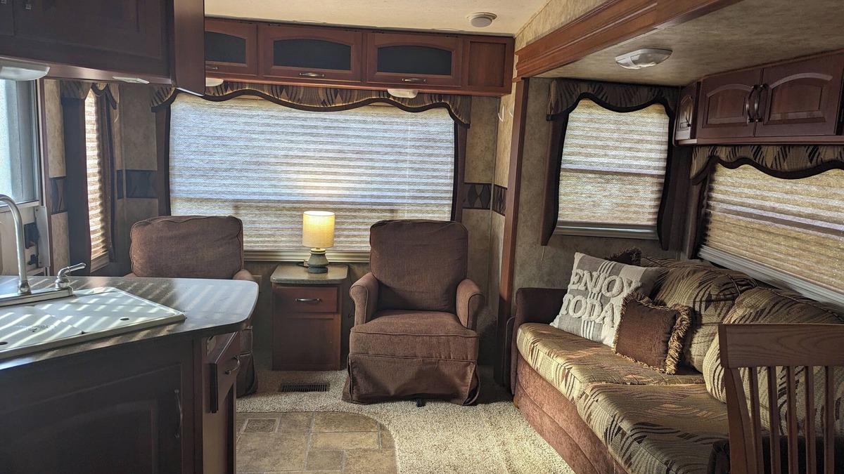 Paris RV Rental | Cozy camper w/fire pit, only 17 min from KY Lake!