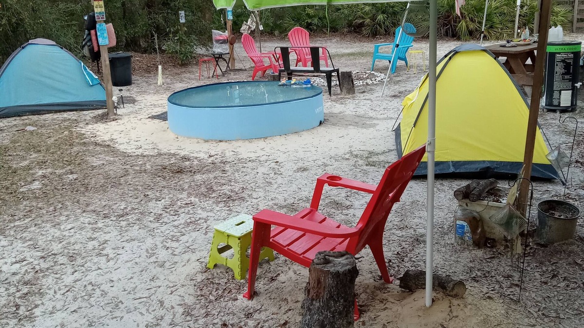 Chiefland RV Rental | Cozy campground with WiFi in peaceful Chiefland